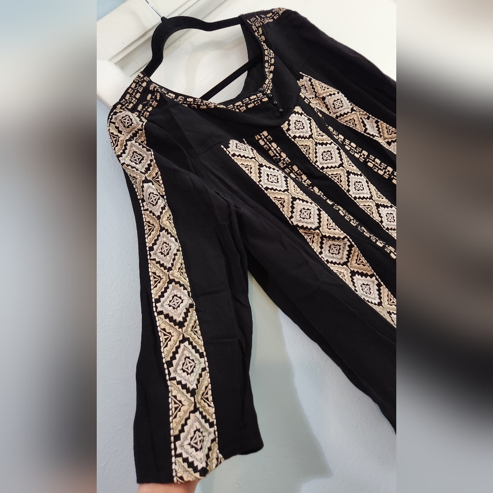 Women's Sundance Black Blouse With Cream/Tan Embroidery, Size L - Picture 13 of 16